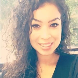 Meet your Posher, Nikaylee